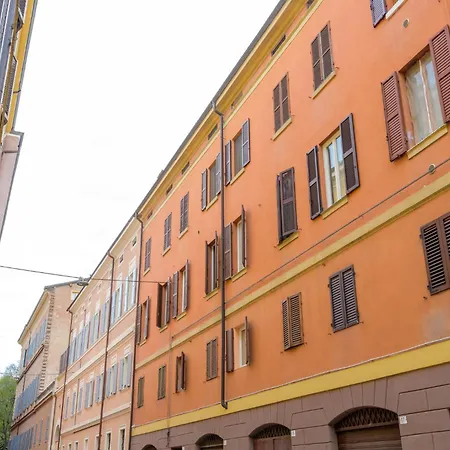 Binario 11 - Centro, Stazione, Netflix *