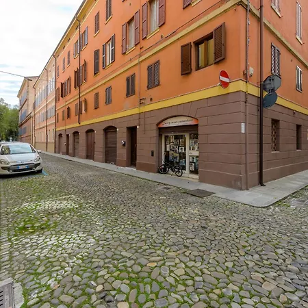 Binario 11 - Centro, Stazione, Netflix * Modena