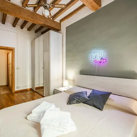 Binario 11 - Centro, Stazione, Netflix