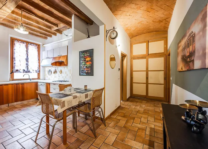 Binario 11 - Centro, Stazione, Netflix Apartment *