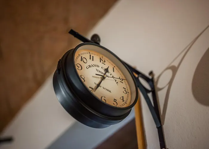 Binario 11 - Centro, Stazione, Netflix Modena